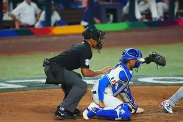 WBC準決勝で恐怖の光景「ほんと怖い」　顔面に158キロ直撃…審判カメラが捉えた瞬間