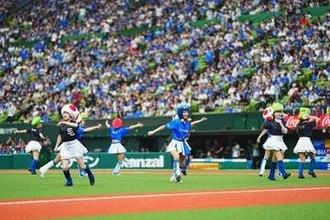 ユニがお似合い…元アイドルがスタンドに！「可愛いよー」　“ガチ応援”に注目「勝利の女神」