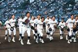 「高校野球で珍しい配色「センスいい」　聖地初見参のユニ＆キャップは「ツートンカラーもいい」」の画像1
