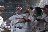 「楽天が3連勝、浅村が逆転満塁弾　鷹・上茶谷は移籍後先発初白星、栗原に27号…16日パ結果」の画像1