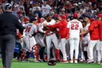 “暴投”で乱闘勃発「何に激昂したんやろ？」　唐突な展開に日本ファン唖然「意味が分からない」