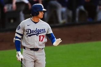 偶然が生んだ大谷翔平の“奇跡”　敵地で幻想的な光景…球団カメラマンが逃さなかった一瞬