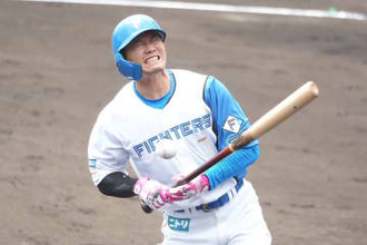 西川遥輝、日本ハム“復帰戦”で死球　紅白戦のスタンド騒然…担架搬入→プレー続行で拍手