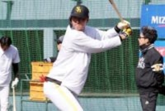 初の鷹キャンプ…激変した23歳「3割30本いける」　場外弾連発に高まる期待「全然違う」