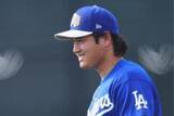 「監督が熱弁中…大谷翔平がまさかの“変顔”　クラブハウスで激写、イタズラ小僧発揮」の画像1