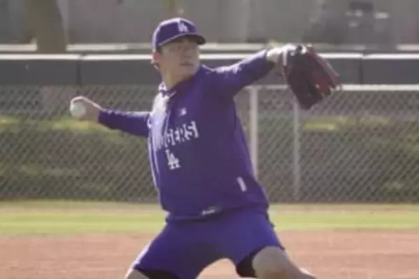 大谷＆由伸＆朗希が自主トレ　キャンプ4日前に報道陣＆ファン50人集結…開幕へ順調調整