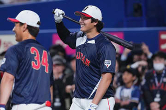 大谷翔平が“紳士的な行動”　吉田正尚にさりげなく…練習中でも欠かさぬ敬意、滲む人間性