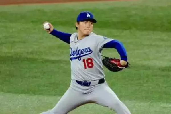 山本由伸がベンチでハグ　心から感謝した“相手”…ピンチで無念の降板、救われた快投