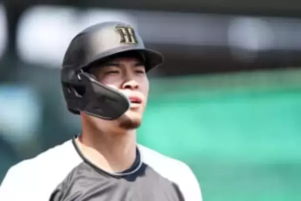 佐藤輝明が衝撃の“激変”　沖縄入りで…ファンが感じた違和感「剃ったの?!」「ちっちゃく見える」