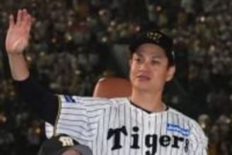 エレベーターで…阪神左腕がまさかの遭遇　大物歌手が報告、奇跡に騒然「凄い偶然」