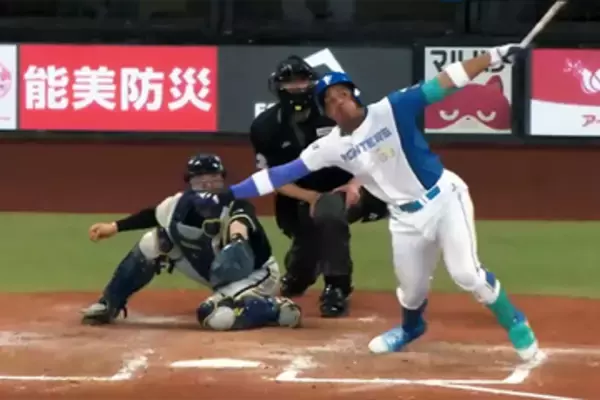 万波の“意味不明”さに…ベンチが「ドン引きしてる」　SNSで止まぬ反響「脳がバグる」