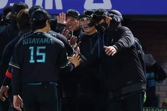 侍右腕が初勝利も…「マジかと思って」　新庄監督が指摘した“判断”「ミスってわかってるから」