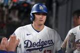 「大谷翔平がスタメン外れる　ド軍発表…12試合HRなし、休養なら約1か月ぶり　左膝＆右腕の状態考慮」の画像1