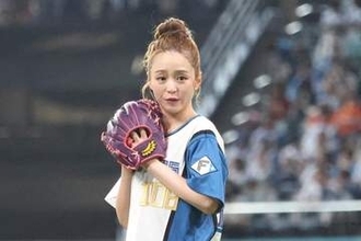 「相変わらず可愛すぎ」美女声優が完璧投球　デビュー25周年…X衝撃「顔変わらん」