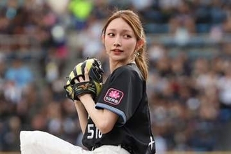 「今年41なの人類のバグ」　色褪せぬ“国民的元センター”のゆるふわ投球が「美しすぎ」