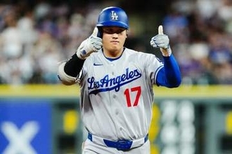 大谷HRの裏で…密かに“ギャンブル”？　狂喜乱舞する同僚、美人レポーターの指摘「賭けていたような」