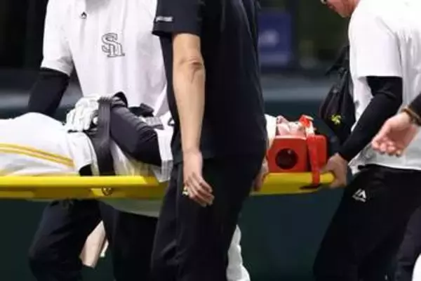 鷹・石塚綜一郎、顔面死球を受け担架で負傷交代　マチャドが危険球退場、アクシデントに場内悲鳴