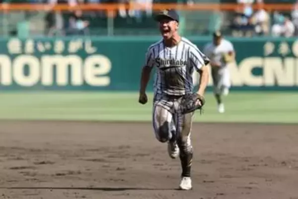 甲子園で「メジャー級」美技爆誕　プロ野球“顔負け”の声…しかも2年生「鳥肌立った」