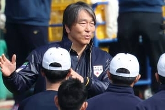 松井秀喜氏が侍ジャパンを激励　キャンプ初日に代表ウェアで登場…ダルビッシュと談笑も