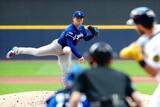 「山本由伸、4勝目の権利持ち降板　今季ワースト被安打7も粘りの7回1失点、防御率3.09」の画像1