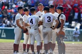 大阪桐蔭、痛恨のスクイズ失敗　「バッターズボックスから飛び出し」…同点が一転、悪夢