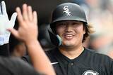 「村上宗隆が笑顔、MLB日本人2ショット！　ホワイトソックス公式Xが公開…試合前に並んでパシャリ」の画像1