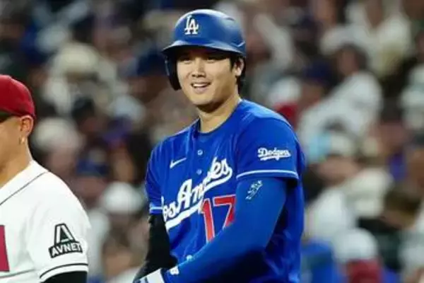 大谷翔平が急接近→“ガン見”　仲良し敵軍野手との光景…日米ファン爆笑「超うれしそう」