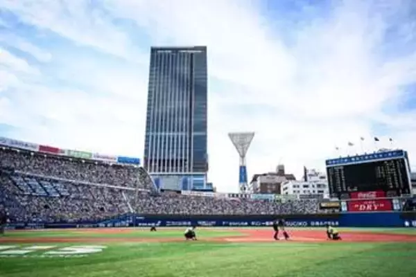 立花学園は涙、呆然　慶応ナインはサヨナラに大興奮…横浜スタジアムで対照的な光景