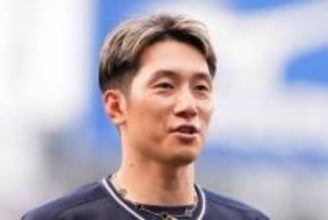 大人の色気漂う31歳が「たまらん！」　爽やかスーツ姿で突然…“ギャップ”に虜「可愛すぎる」