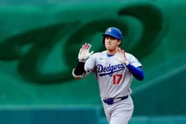 大谷翔平の2号直後に「やってるな～笑」　中継にチラリ…同僚たちが見せた“お茶目な姿”