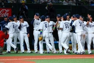 西武限定ユニが「可愛すぎる」　最南端＆酷暑に“清涼感”…斬新デザインが「個人的に好き」