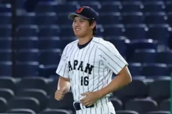 新大阪で「VIP」な大谷翔平　複数のSPが“トライアングル”…黒スーツで放つ存在感