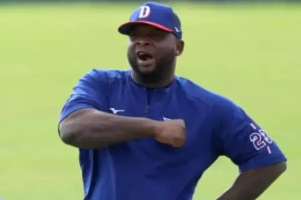 「通訳はいらない」大物助っ人も虜？　中日に現れた“名コーチ”に待望論「有能感半端ない」