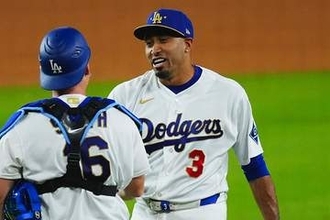 なぜド軍にスターが集まる？　110億円右腕が激白…金満球団を凌ぐ“大盤振る舞い”