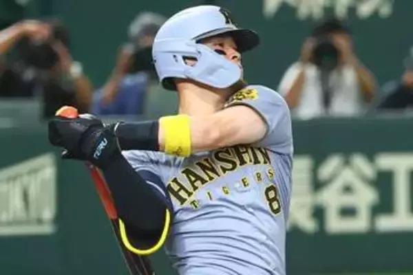 佐藤輝明は「早くメジャー行って」　投手崩れ落ち外野手追わず…確信弾は「飛ばしすぎや」