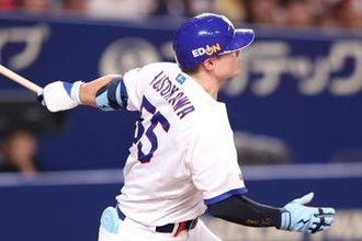 驚愕5階席弾は「怪力がすぎる」 呆然の左翼手…184キロ爆速弾にファン「はじめて見たぞ」