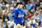 「佐々木朗希、初回に痛恨3失点　悪送球で自滅の2点目…強豪ブ軍に大苦戦、わずか6球で先制許す」の画像1