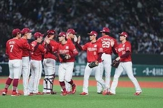 銀行、求人メディアからNPB球団へ転職…楽天職員が語る「四方良し」の“仕事の手触り感”