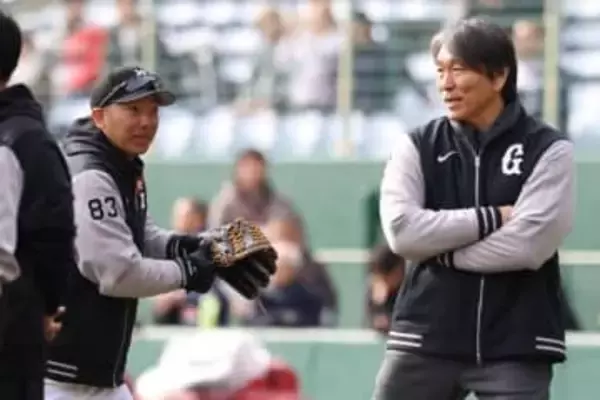 巨人キャンプに“超大物”登場「オーラが凄い」　51歳のレジェンドに騒然「すでに監督の風格」