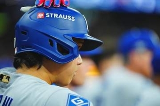 打席へ向かう直前…起こった“一瞬のドラマ”　大谷翔平×ベッツが「素敵なショット」