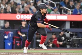 岡本和真は「三振もたくさんする」も…弱点忘れさせる豪快弾　カナダ実況が伝えた“価値”