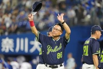 ヤクルト、3位DeNAとの直接対決制して3.5差　池山監督「やってきたことがまたできつつある」