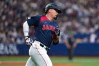 侍ベンチでほっこり　誠也HR後に発見…25歳がまさかの行動「可愛いすぎる」「いいね」