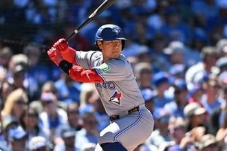 岡本和真が初の満塁弾　2試合ぶり21号に敵地騒然…“村上超え”で日本人1年目の最多HRに王手