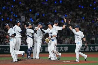 西武が首位・鷹に4点差から逆転勝利　4者連続単打＆2犠飛で1回6得点…監督「本当に大きい」
