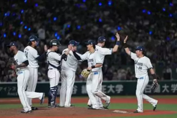 西武が首位・鷹に4点差から逆転勝利　4者連続単打＆2犠飛で1回6得点…監督「本当に大きい」