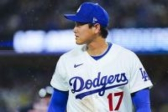大谷翔平、雨のグラウンドで“悪ガキ”発動　白星にご機嫌か…同僚にイタズラ不意打ち