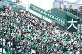 「悲願の甲子園も直面する“遠征費問題”　バス43台、総勢2500人…初出場校が大移動できたワケ」の画像1