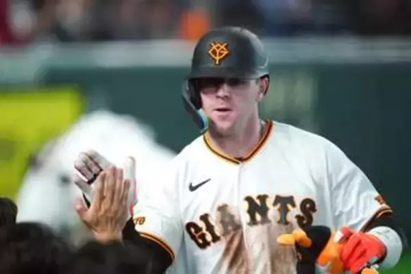 巨人キャベッジ、特大バルコニー弾　東京D熱狂…確信の3号ソロ、今季初5番起用