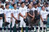 「涙の敗戦後…甲子園お馴染みの光景のはずが「初めて見た」　女子マネに感動「集めてる」」の画像1